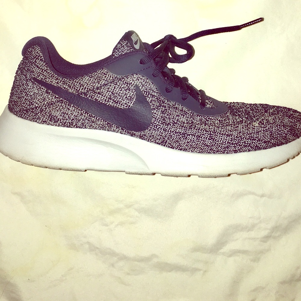 Nike women’s Tanjun Shoe